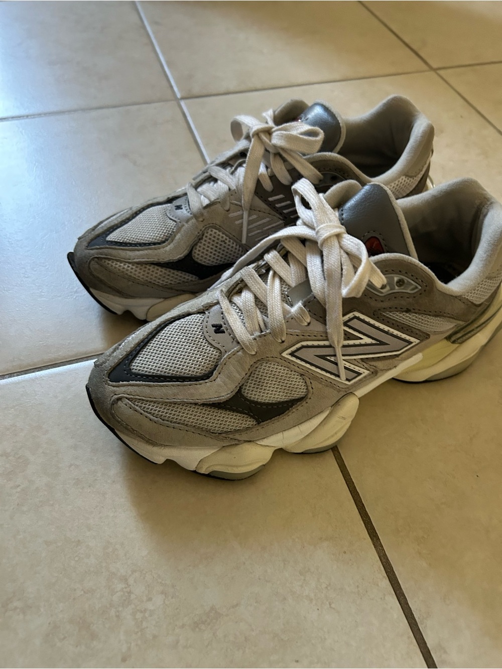 New Balance 9060 women Lace-Up Sneakers